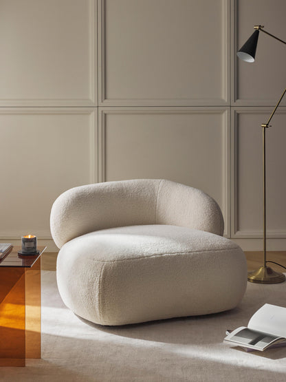 Alba Lounge Chair in Teddy Fur