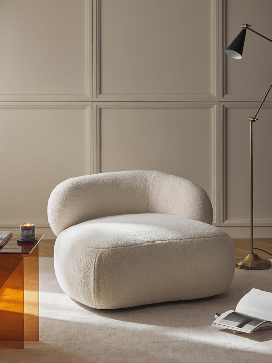 Alba Lounge Chair in Teddy Fur