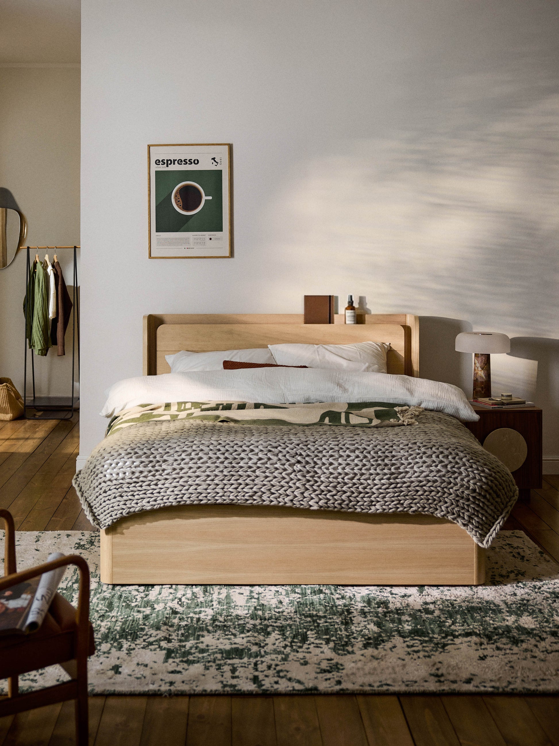 Allow Bed in Wood with Drawers